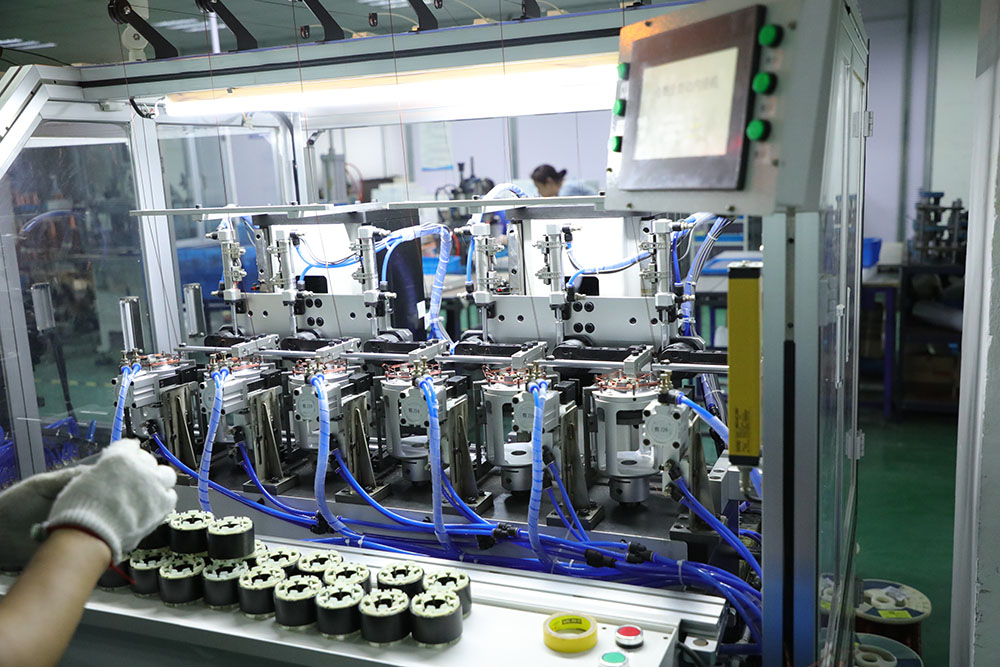 Fabrikanın Otomatik Stator sarma makinesi (2)